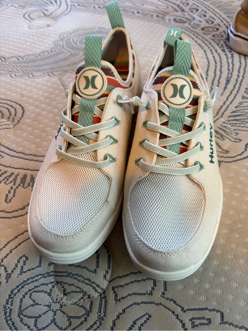 Hurley women’s  Cream Sneakers with Mint Accents